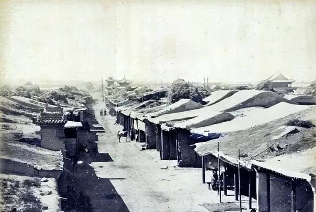 1875年新疆哈密风光和人物风貌