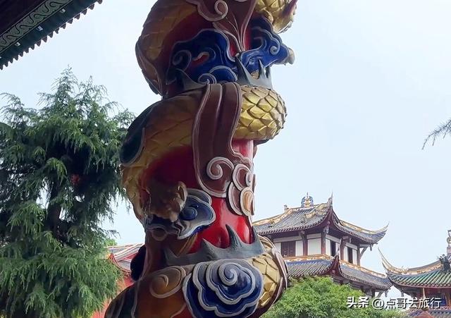 成都彭州被冷落的寺庙，殿宇壮观恢宏，位置堪称上乘，不要门票！