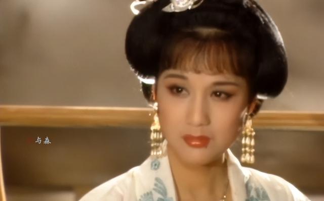 她长得太美被导演据为己有，同居27年无名无分，年仅63岁不治身亡