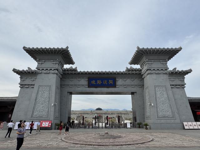 香港记者团回到汉家，建议汉中开设直航香港