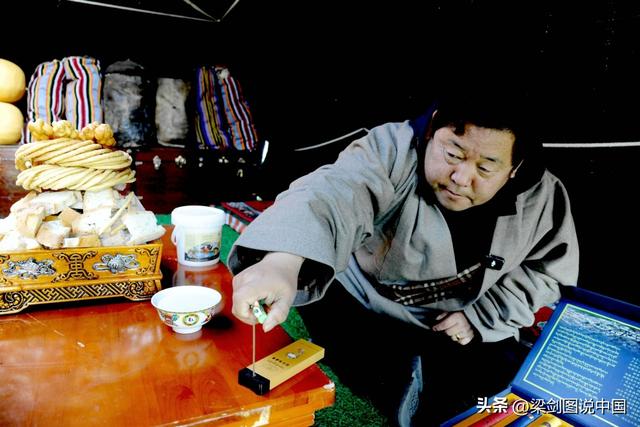 2025年青海同仁热贡文化唐蕃古道行兰州站农文旅商推介活动启幕。