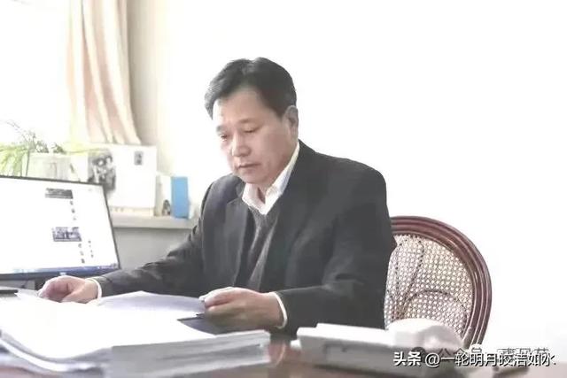 更加郁郁葱葱