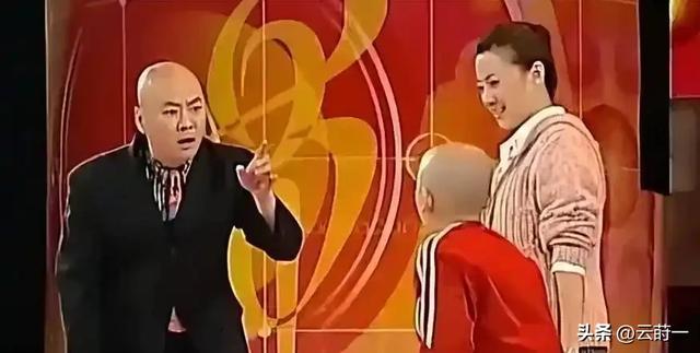 她是冯巩御用老婆,连登五年春晚后精神失常,如今50岁的她怎样了