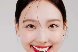 是谁说她瘦到跌落神坛了，这不是就是于正梦里的天选女主吗？图片