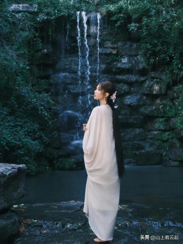 湖南长沙一佳人好漂亮, 身高167cm,体重45kg 美的让人移不开眼