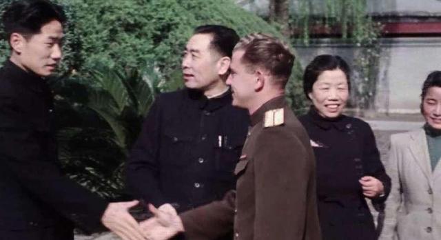 如果毛岸英不牺牲，毛主席会不会让他接班？历史早就给出了答案