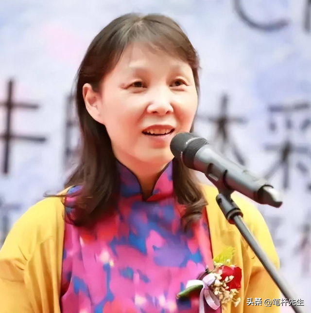 杜建英同学炮轰宗馥莉！没教养很恶毒，评论区沦陷，黑料被扒出