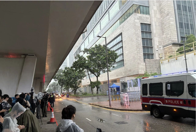 乱港头目黎智英拒戴心电图监测仪，终局之日再被推迟！关键问题靠“失忆”，还在幻想靠外部乱港势力“放生”