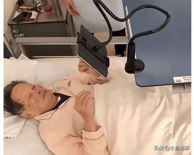 杨振宁103岁生日现场照曝光！喊翁帆达令，两人共同题字好恩爱
