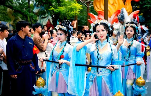 量产极难！谁，能复制万岁山武侠城？