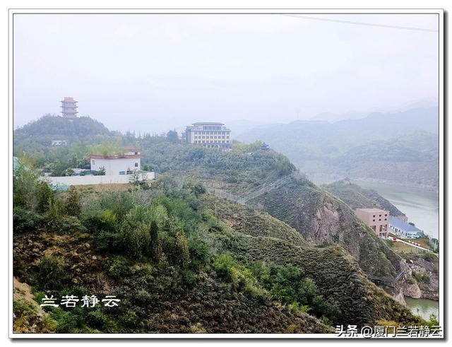 甘肃永靖：天然的“鸳鸯火锅”奇观 - 黄洮交汇处