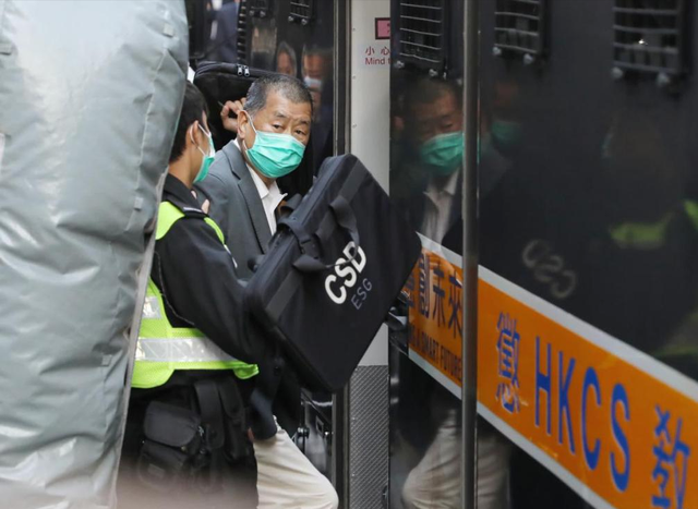 “连开3枪”特朗普通告全球，尽一切可能救黎智英，中方别无选择