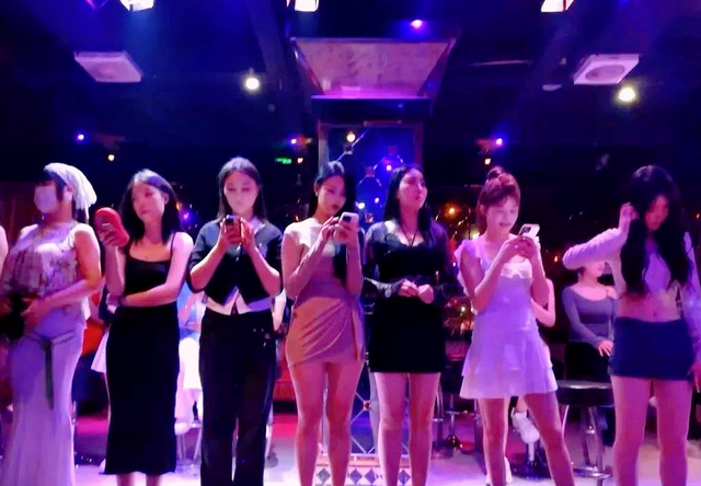 长假期间外地来成都舞厅体验沙舞文化的朋友这些事项需要注意！