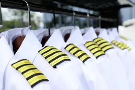 成熟飞行学员的就业困境：毕业即失业！图片