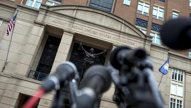 白宫外爆发枪击案，特朗普再陷“通俄门”