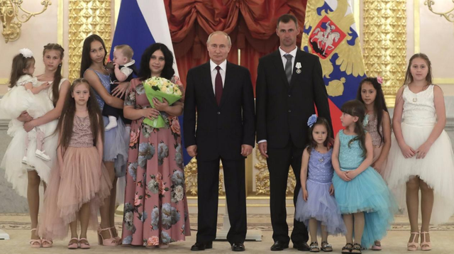 普京亲自下令解决人口问题，俄罗斯敞开大门引进印度人