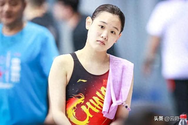 冠军也要吃饭？张家齐直播遭群嘲，全红婵挺身而出的一刻让人破防