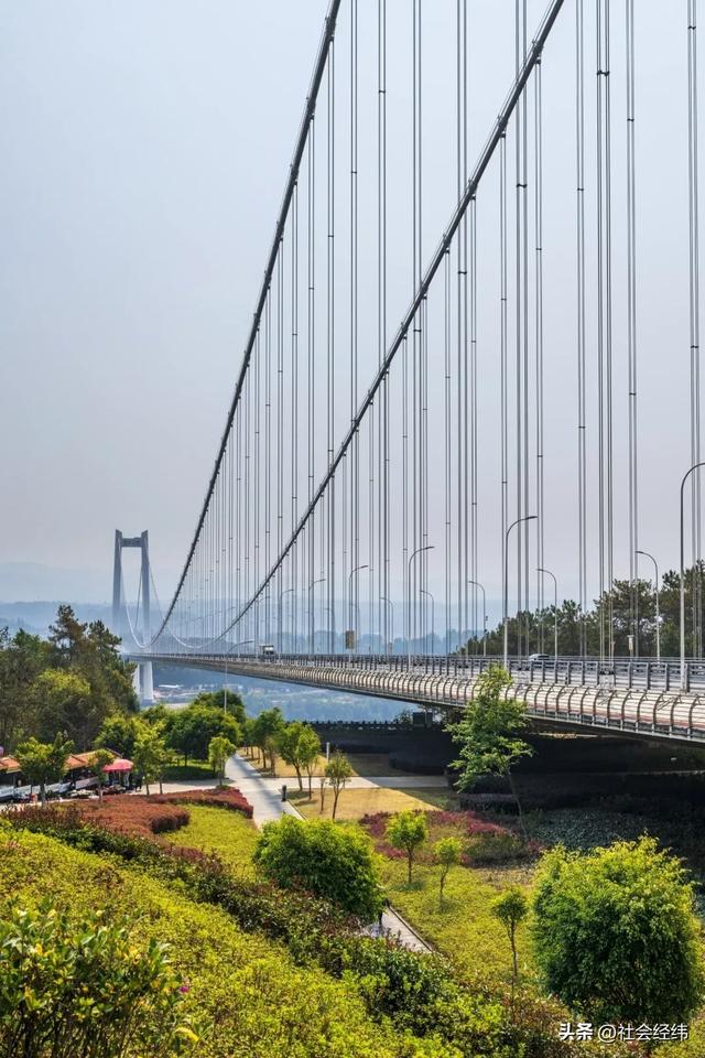 云端悬索跨峡谷！腾冲龙江特大桥，亚洲海拔第一的天路奇观