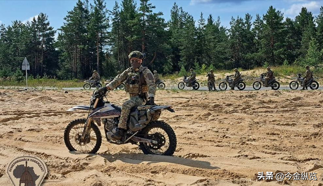 荣耀变葬礼！乌军授勋“最优秀者”遭俄导弹精准打击，悲剧重演！