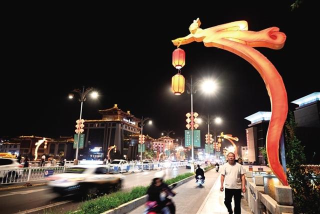 敦煌文化遇上城市亮化 丝路名城夜放华彩