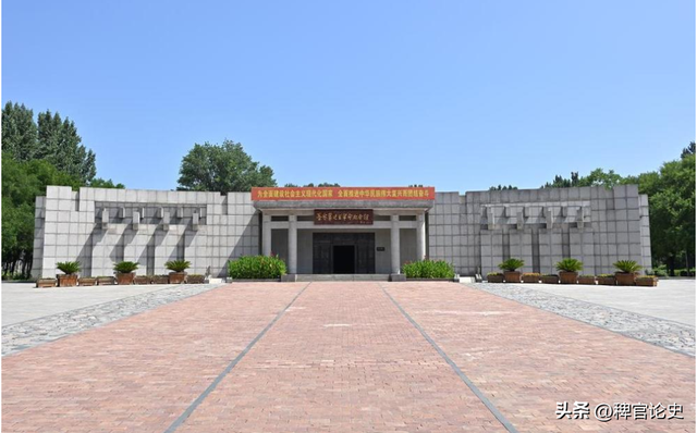他是开国少将，儿子被活煮，妻子被刺穿左乳，他开始报仇之路