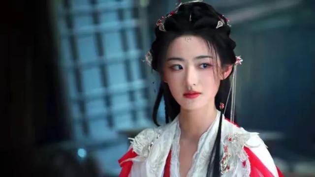 女演员长相有多重要？看《暗河传》35岁彭小苒和26岁杨雨潼就知道