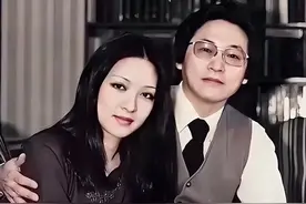 1980年，胡因梦和李敖新婚，留下的一张合影，气质优雅！图片