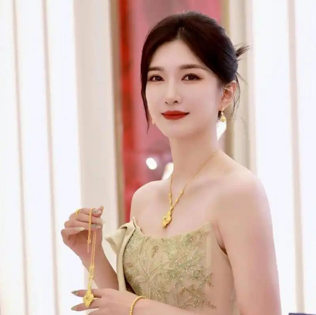 与富商海外产子真相大白6个月，江疏影近照曝光，王传君说对了