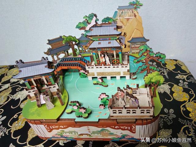 一帧凤冠、一曲红楼、一台风车：这些文创里竟藏着文化与时光？