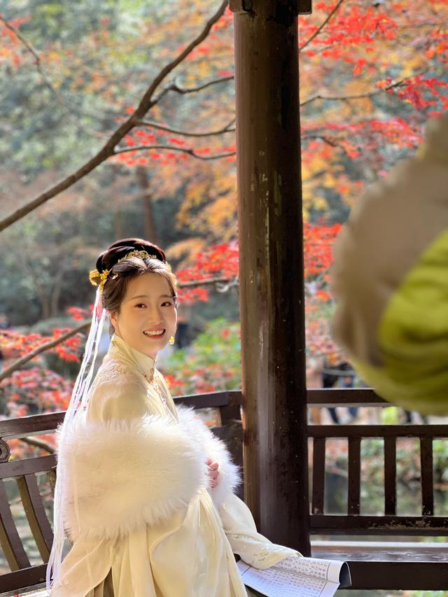 杭州红叶季：桂花之后百花杀，旖旎红叶胜百花。