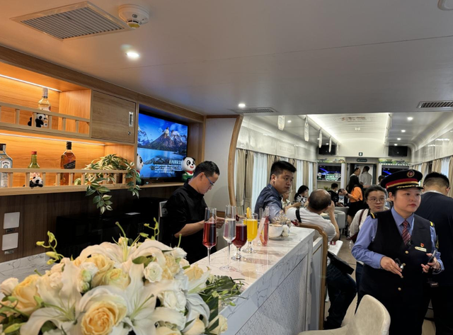 人均3万的熊猫专列餐饮翻车背后，中国没有真正的高端旅游专列