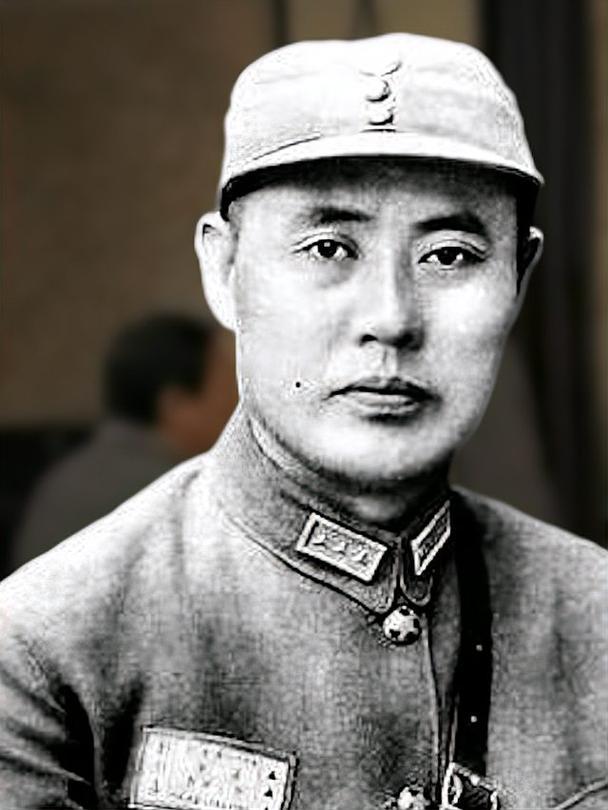 1949年老蒋派人暗杀傅作义，结果女特务莫名死在床上，这是为何？
