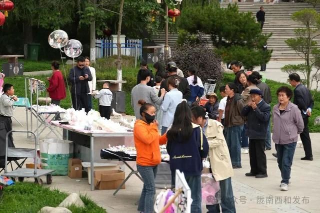 晚霞湖景区国庆客流迎高峰 乞巧文化成打卡热点