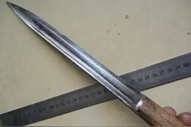 古代战刀身上最神秘的1个部位，有人说它是放血的，其实另有玄机图片