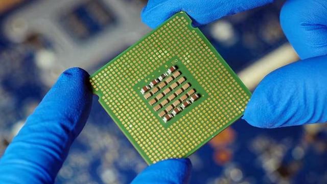 张召忠：美国就算一动不动，中国20年也追不上，中美差距那么大？