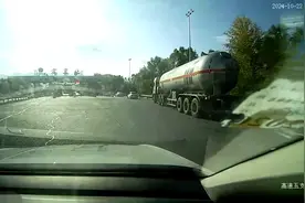 危化品车辆违规闯禁行 高速交警及时拦截除隐患 | 违法曝光图片