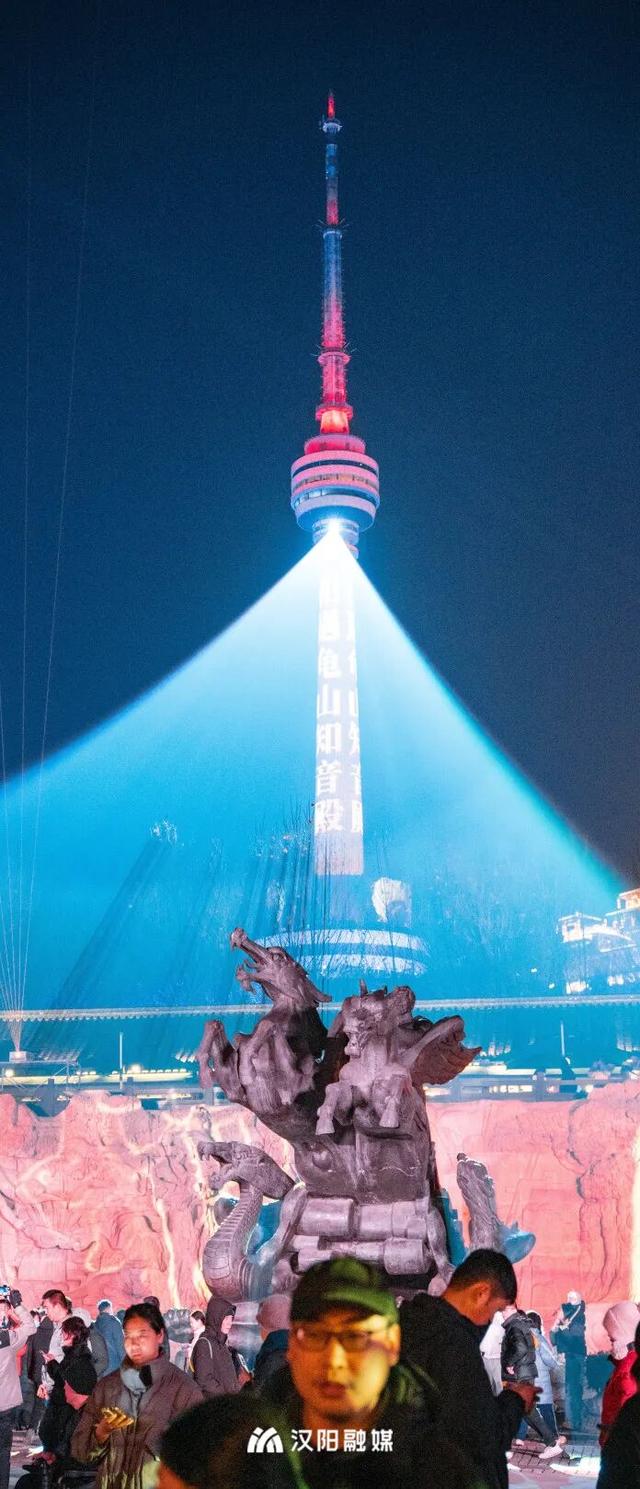 武汉独有登高新玩法，和“亚洲桅杆”合个影！