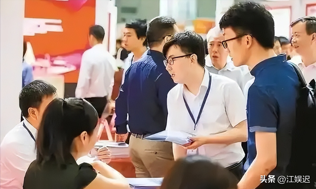 月薪8000到上亿！中国顶尖人才的“叛逃”美国，是中国科技的隐忧