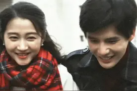 《小巷人家》卧龙凤雏没有吻戏，难道是关晓彤不拍吻戏？图片