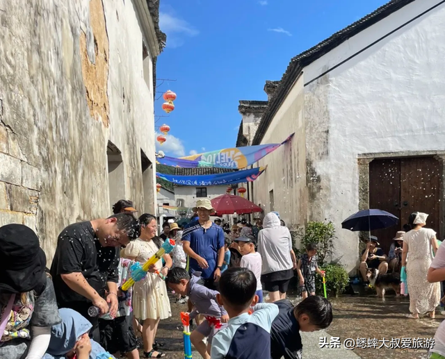 这个夏天，来杭州古村“泼水节”吧，独特消暑玩法，让全家乐翻天