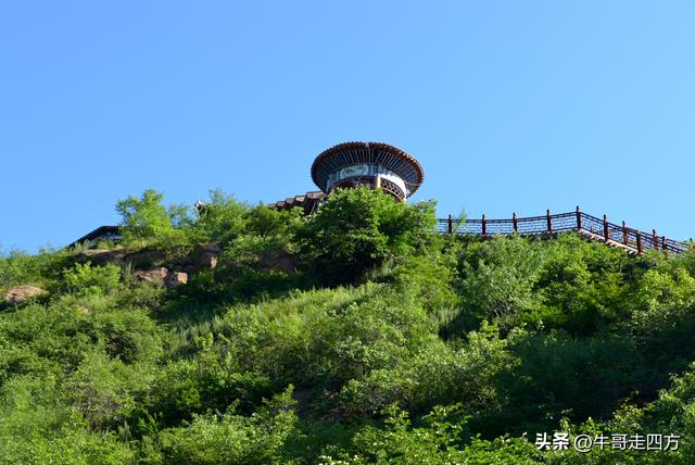 赤城汤泉：汤池映日摇金影、泉脉穿岩涌玉华