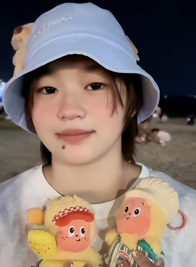 全红婵回乡过节	，父亲巨资布置夜景，国家队的去留再添悬念