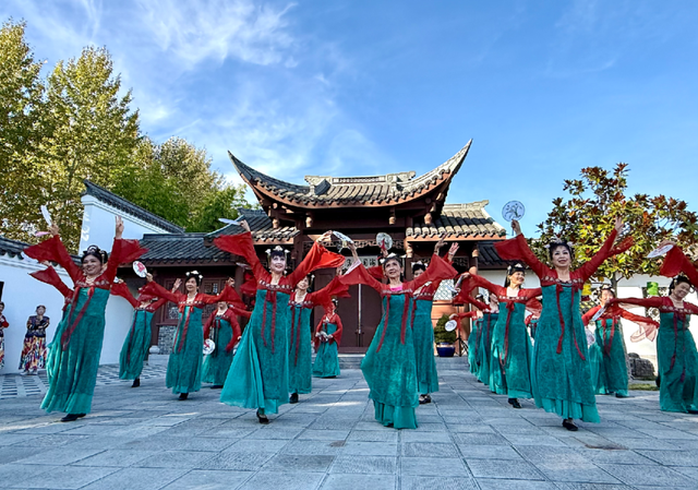 西雅图西华园中秋文化节成功举办，同叙姊妹城市情