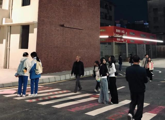 怀集新天地二期夜光首秀!3D水幕、古树星辰,你打卡了吗?