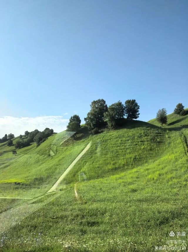 跨越天山的壮美风光
