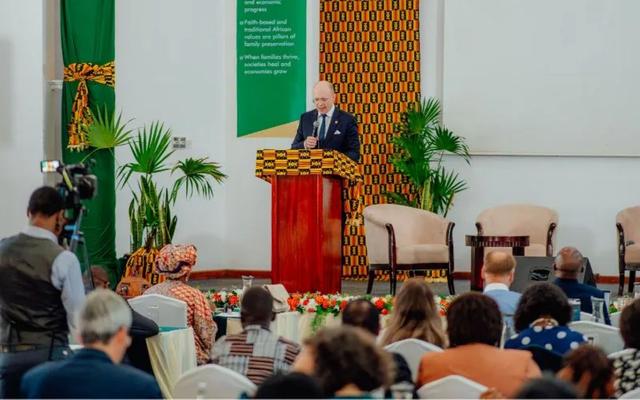 2025年全球性别平等目标：在挫折中推动进步