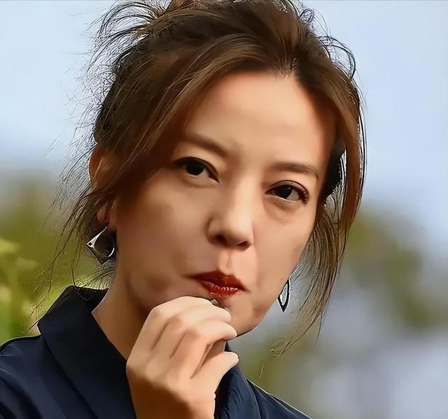 封杀四年	，49岁赵薇财力状况接连被扒，结果估计和你想得不一样