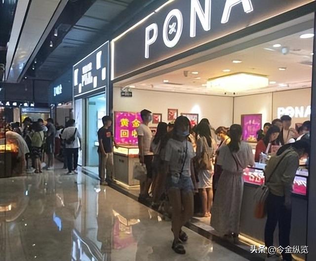 你敢上车吗？黄金暴涨60%！年内50次新高，2026牛市还能疯多久？