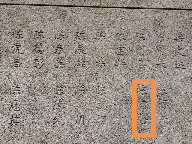 沉默的荣耀:我选择消失在黑暗里，是为了让更多的人站在光里