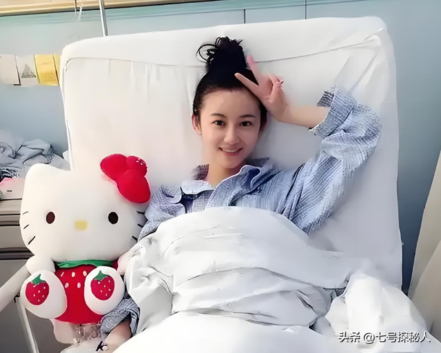 原来她早已去世，26岁全身溃烂因癌症而亡，被家人“吸血”多年